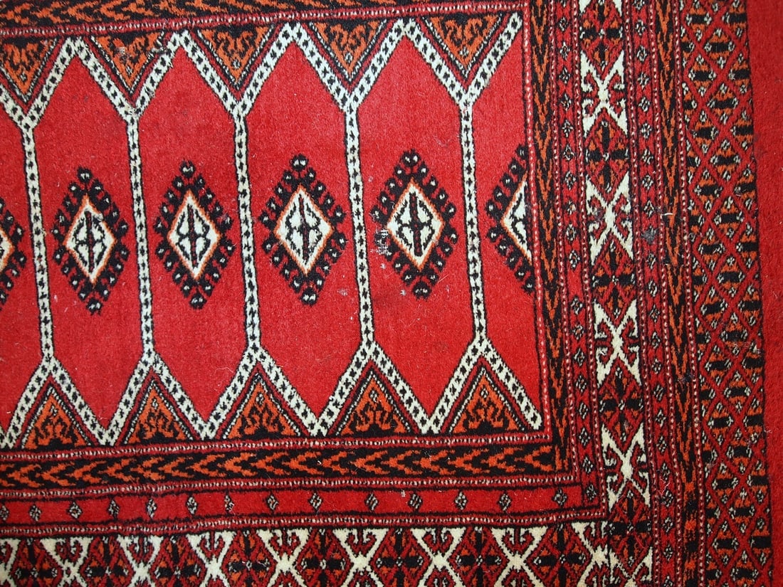 Handmade vintage Pakistani Lahore distressed rug 2.6' x 4.7' (81cm x 145cm) 1960s - 4