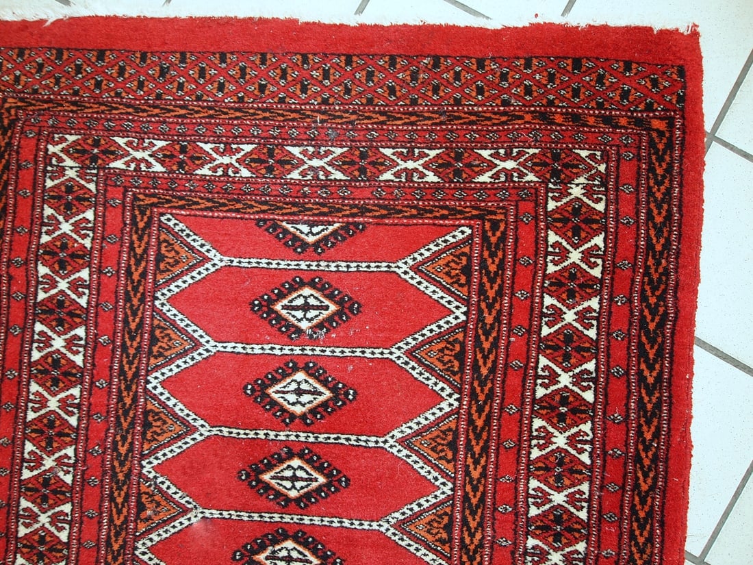 Handmade vintage Pakistani Lahore distressed rug 2.6' x 4.7' (81cm x 145cm) 1960s - 6