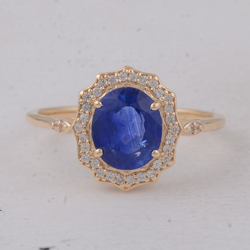 1.98 Ct Oval Sapphire 9K Gold Ring (1 of 2)