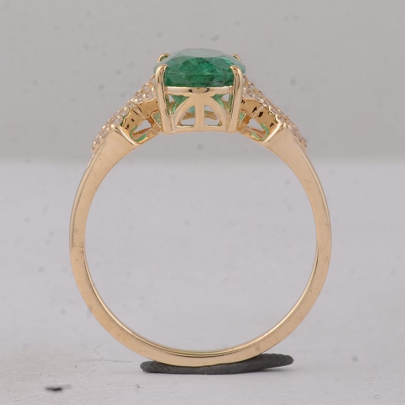 1.87 Ct Oval Emerald 9K Gold Ring - 3