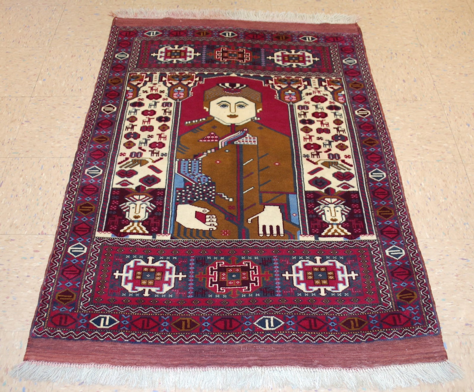 PERSIAN BALOUCHI RUG 3'6" x 4': Title:PERSIAN BALOUCHI RUG 3'6" x 4' Description: OLD, ANTIQUE HIGHLY DETAILED COLORFUL AUTHENTIC HANDKNOTTED PERSIAN BALOUCHI_BALUCHESTAN pictural RUG with size of 3'6" x 4' Highly detailed picture