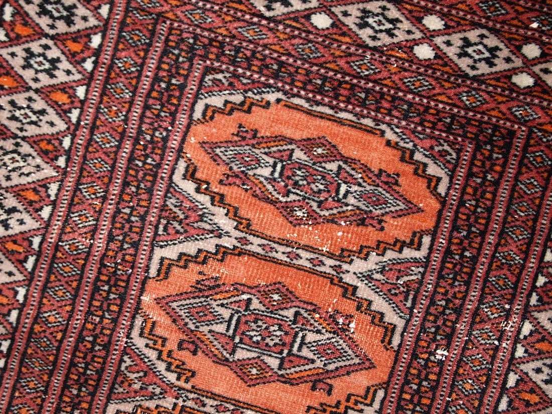 Handmade vintage Uzbek Bukhara distressed rug 2.4' x 4.3' (75cm x 132cm) 1960s - 4