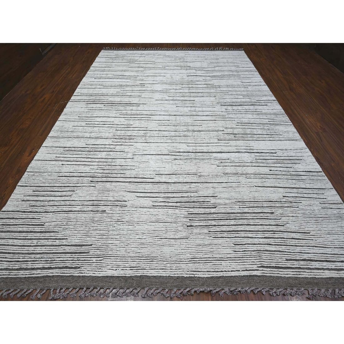 Snow Cap White Moroccan Line Pattern Hand Knotted Wool Oriental Rug - 2
