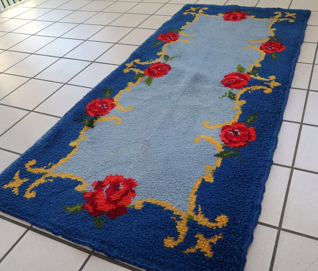 Vintage French Savonnerie rug 2.5' x 5' (76cm x 155cm) 1960s - 10