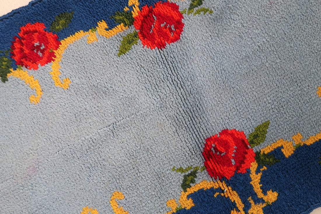 Vintage French Savonnerie rug 2.5' x 5' (76cm x 155cm) 1960s - 4