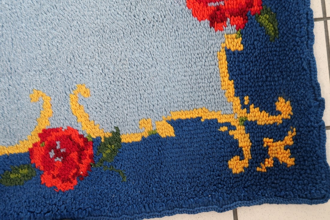 Vintage French Savonnerie rug 2.5' x 5' (76cm x 155cm) 1960s - 5