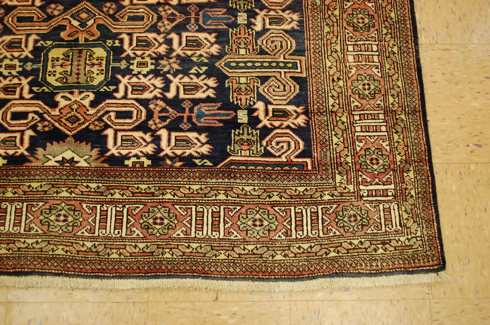 CAUCASIAN SHIRVAN RUG 5.5x8.10 - 2
