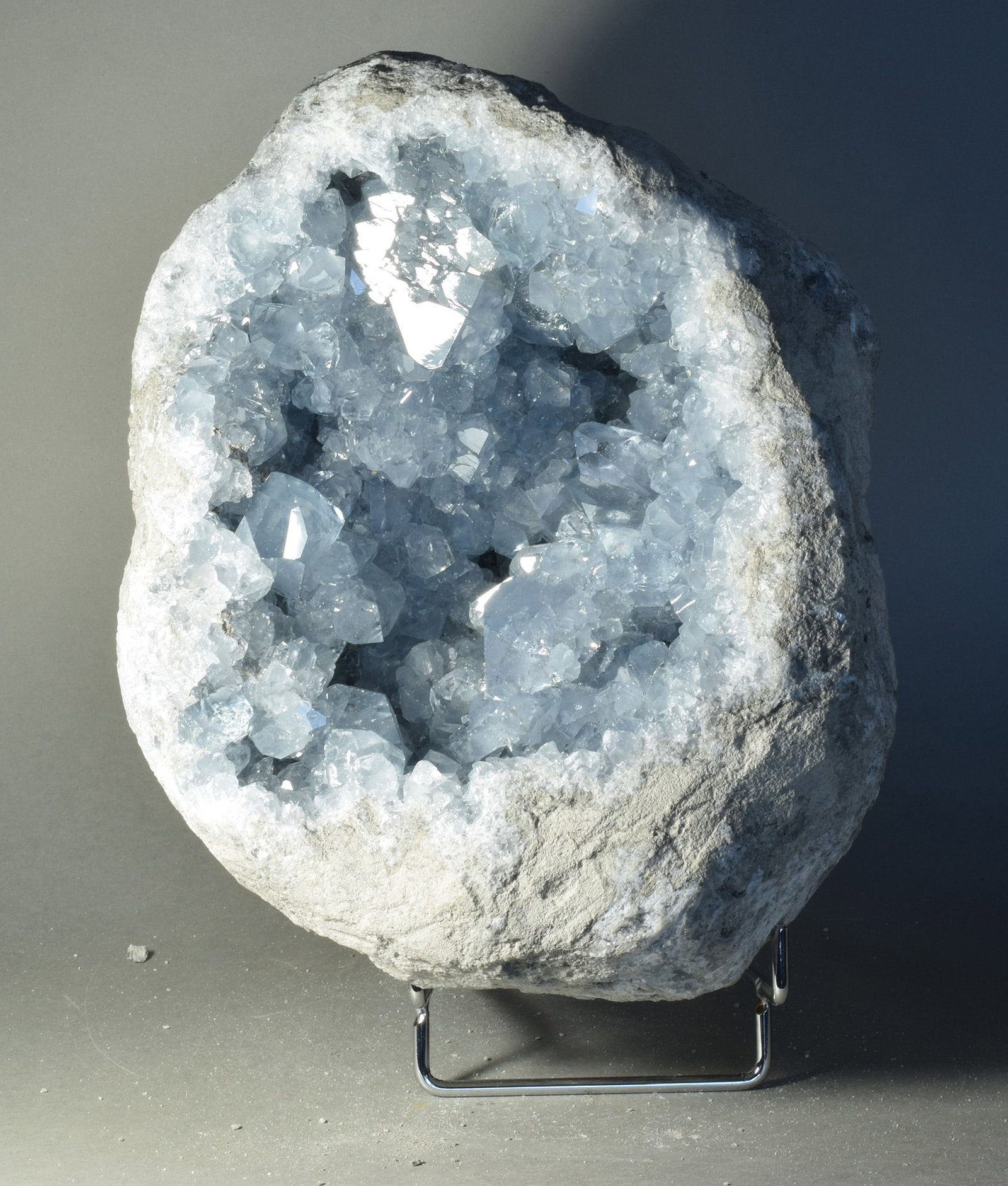 Superb Celestite geode - 3