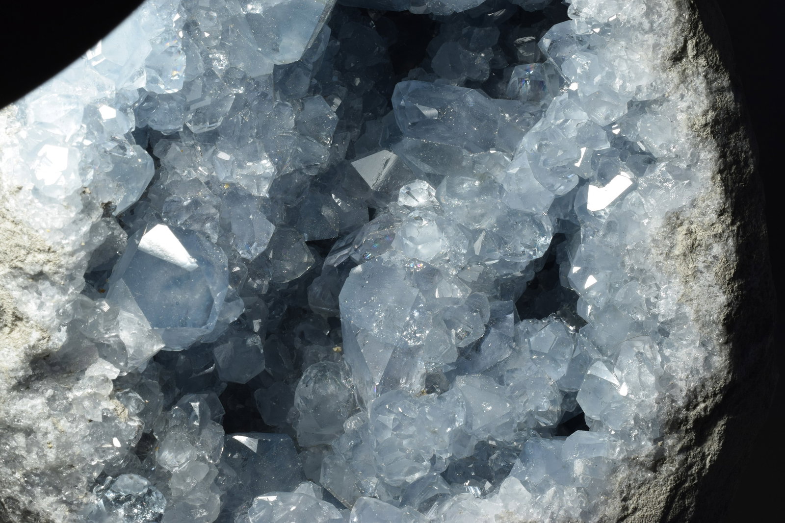 Superb Celestite geode - 6