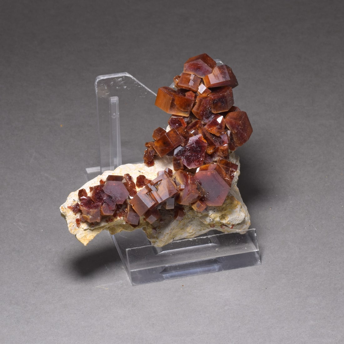 Fine Vanadinite Cluster on matrix - 2