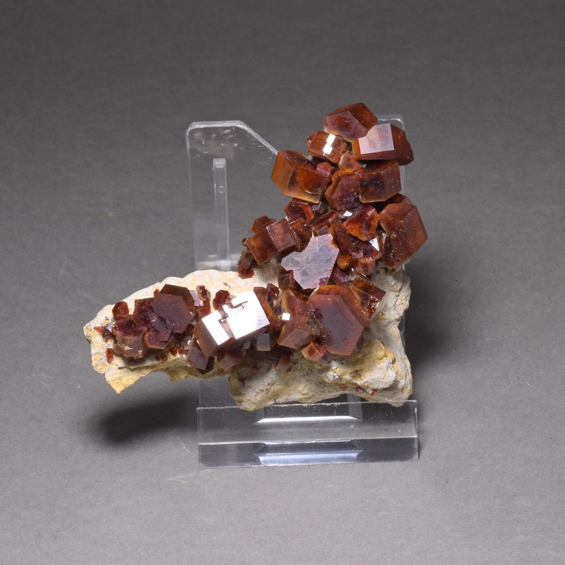 Fine Vanadinite Cluster on matrix - 3