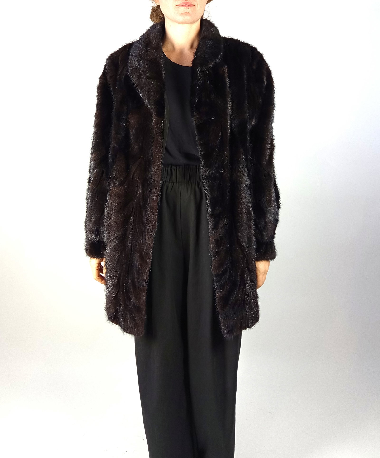 MAHOGANY MINK SHORT COAT EU: XXL - US:24 - 4