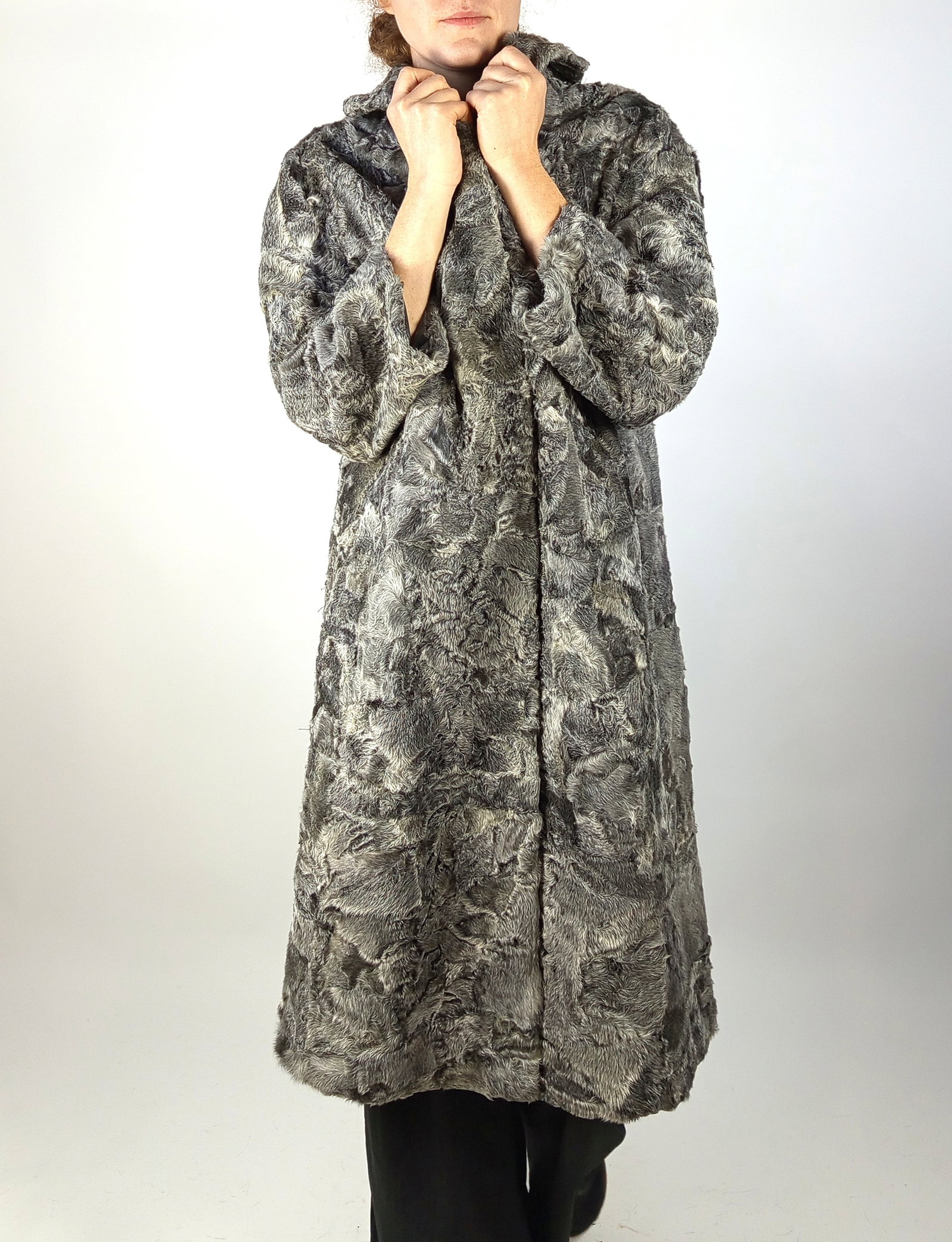 PLATINUM LAMB FUR COAT EU: XL - US:20 - 11