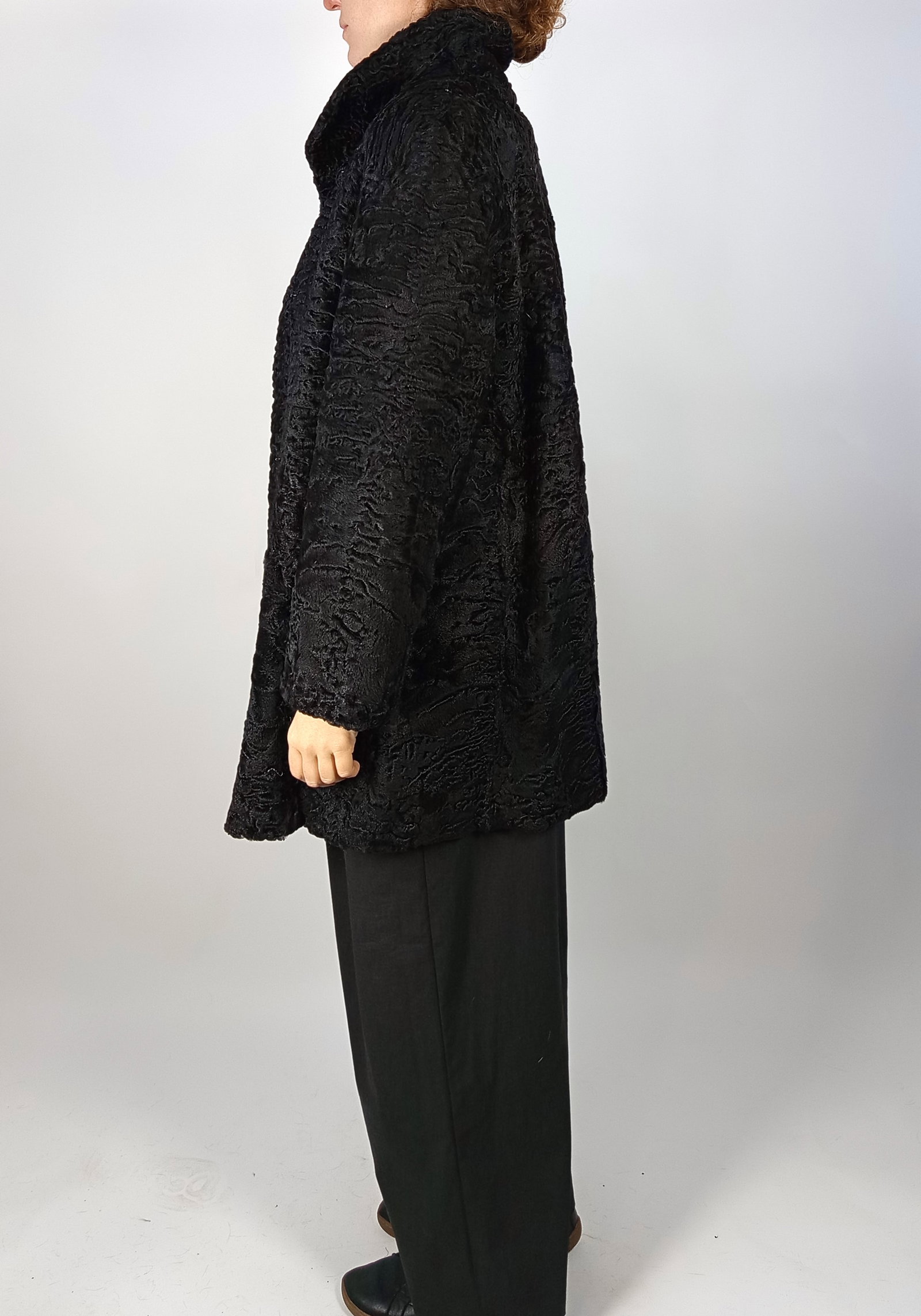 BLACK KARABUL FUR COAT EU: XL - US:20 - 7