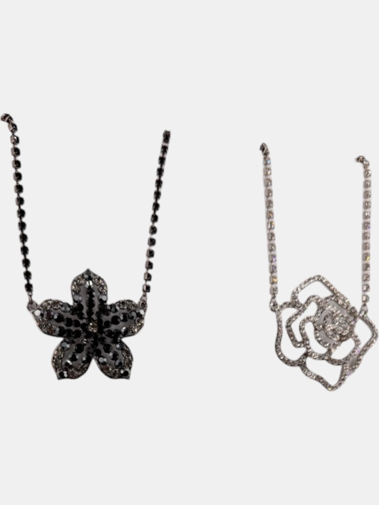 A Collection of Costume Jewelry Necklaces and Earrings - 3