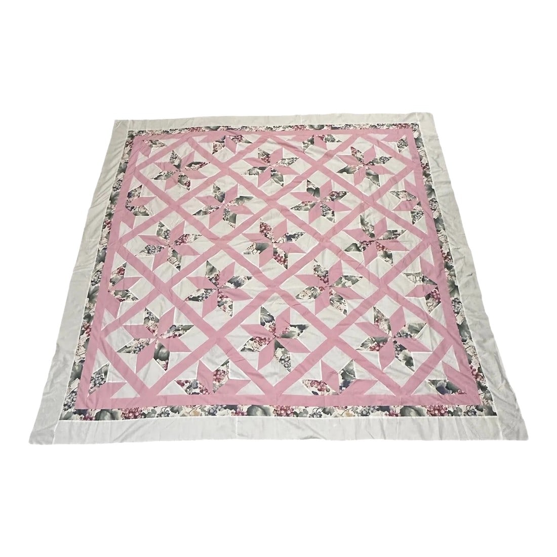 Vintage Mid 20th Century Quilt Top Pink Grapes Star Pattern: Vintage quilted top ready for the batting and backing to complete. Most of the hours have been put in! Good handiwork for this Star pattern patchwork of pinks with grape cotton vintage fabric outlined