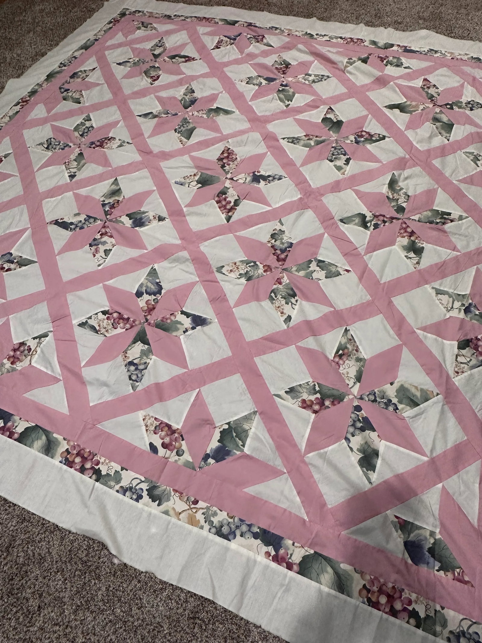 Vintage Mid 20th Century Quilt Top Pink Grapes Star Pattern - 2