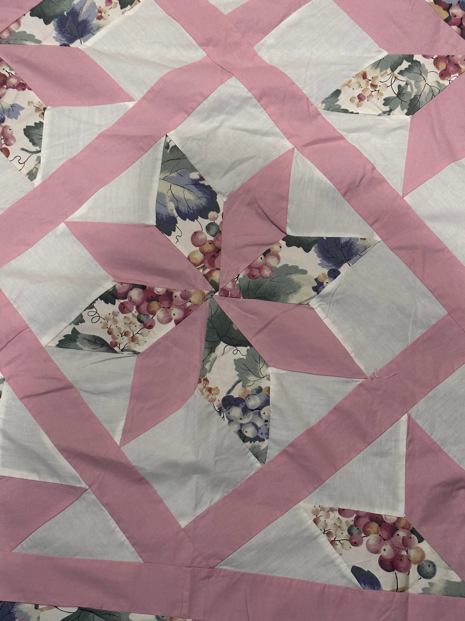 Vintage Mid 20th Century Quilt Top Pink Grapes Star Pattern - 3
