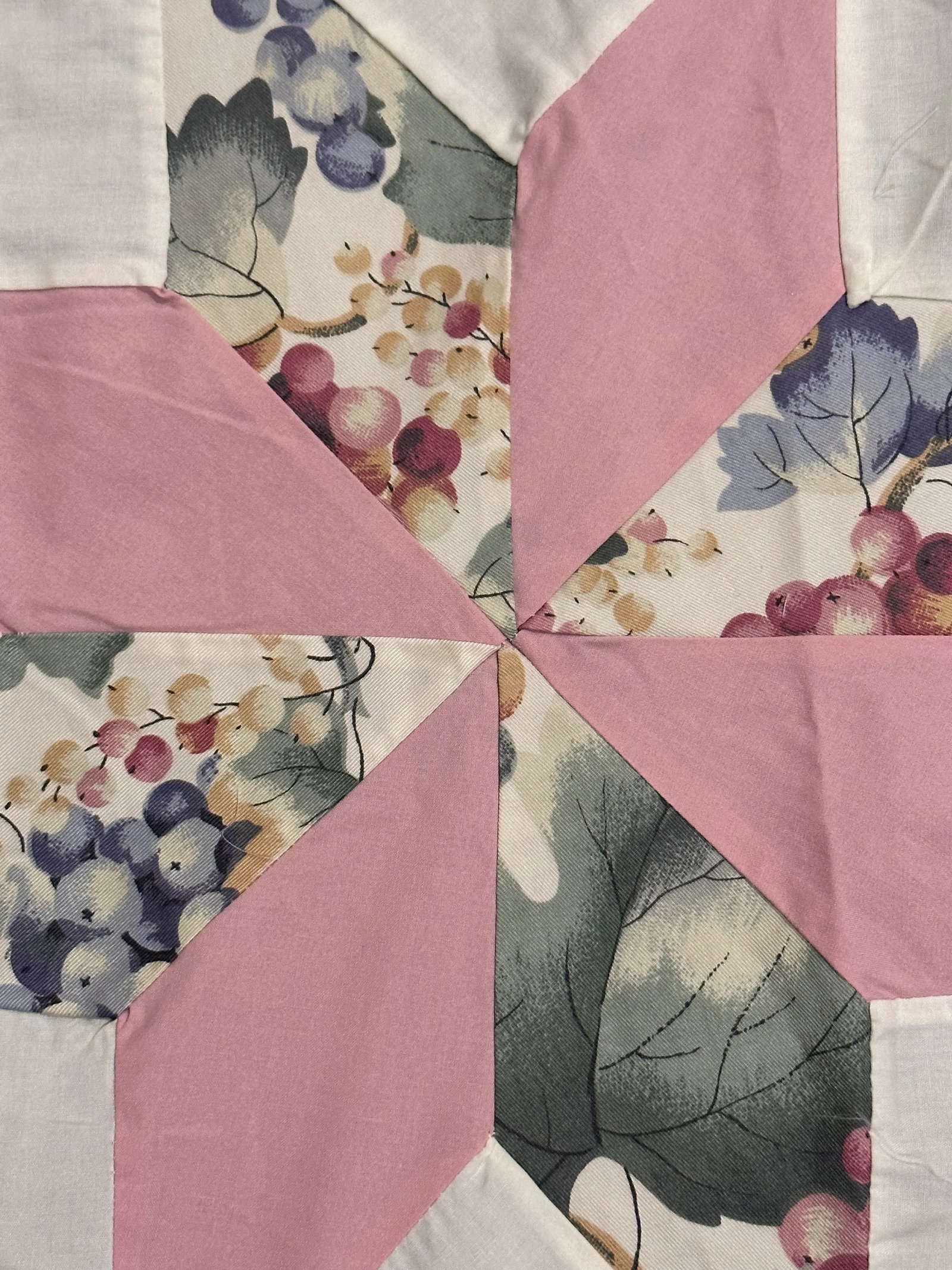 Vintage Mid 20th Century Quilt Top Pink Grapes Star Pattern - 4