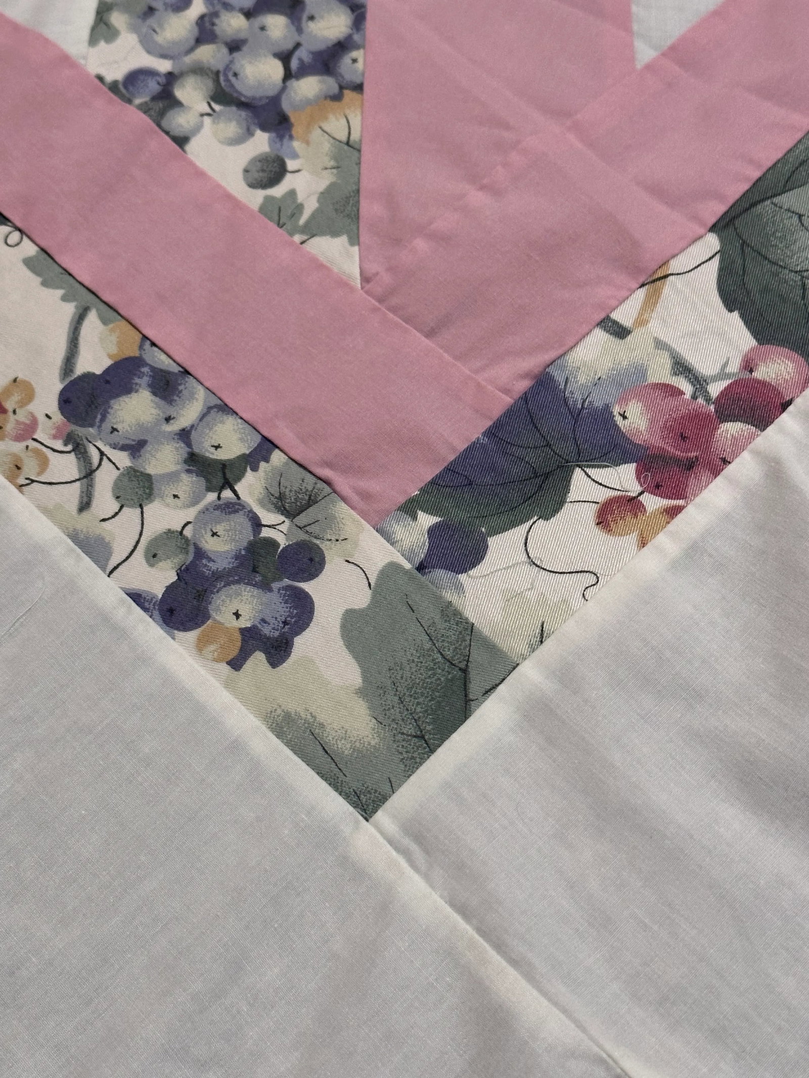 Vintage Mid 20th Century Quilt Top Pink Grapes Star Pattern - 5