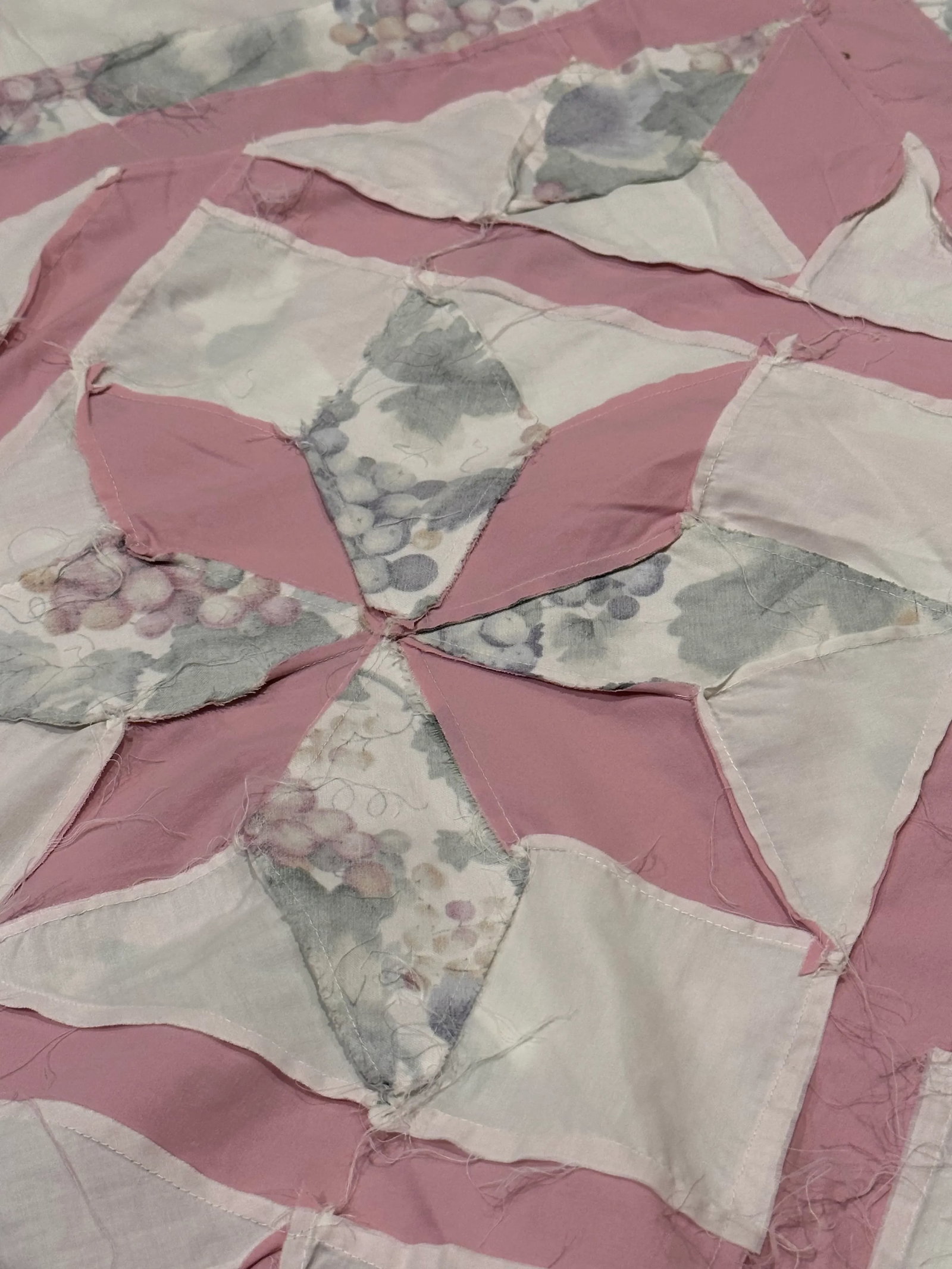 Vintage Mid 20th Century Quilt Top Pink Grapes Star Pattern - 8