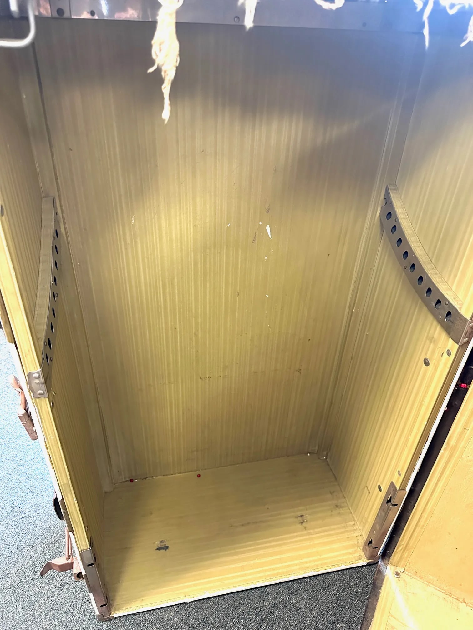 Vintage 1920's Hand Painted Floral Steamer Trunk - 10