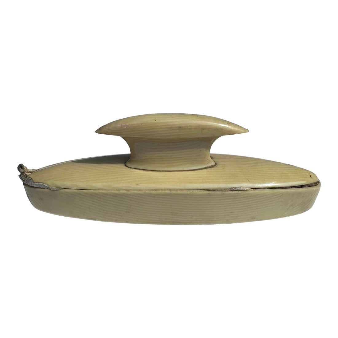 1920's Art Deco Ivory Py-Ra-Lin Nail Buffer Vanity Accessory: Py-Ra-Lin Ivory-toned vanity accessory. 1930's Nail Buffer Made of celluloid/ivorine Marked IVORY PYRALIN This is as-found pre-owned condition. The chamois has not been cleaned. Condition: