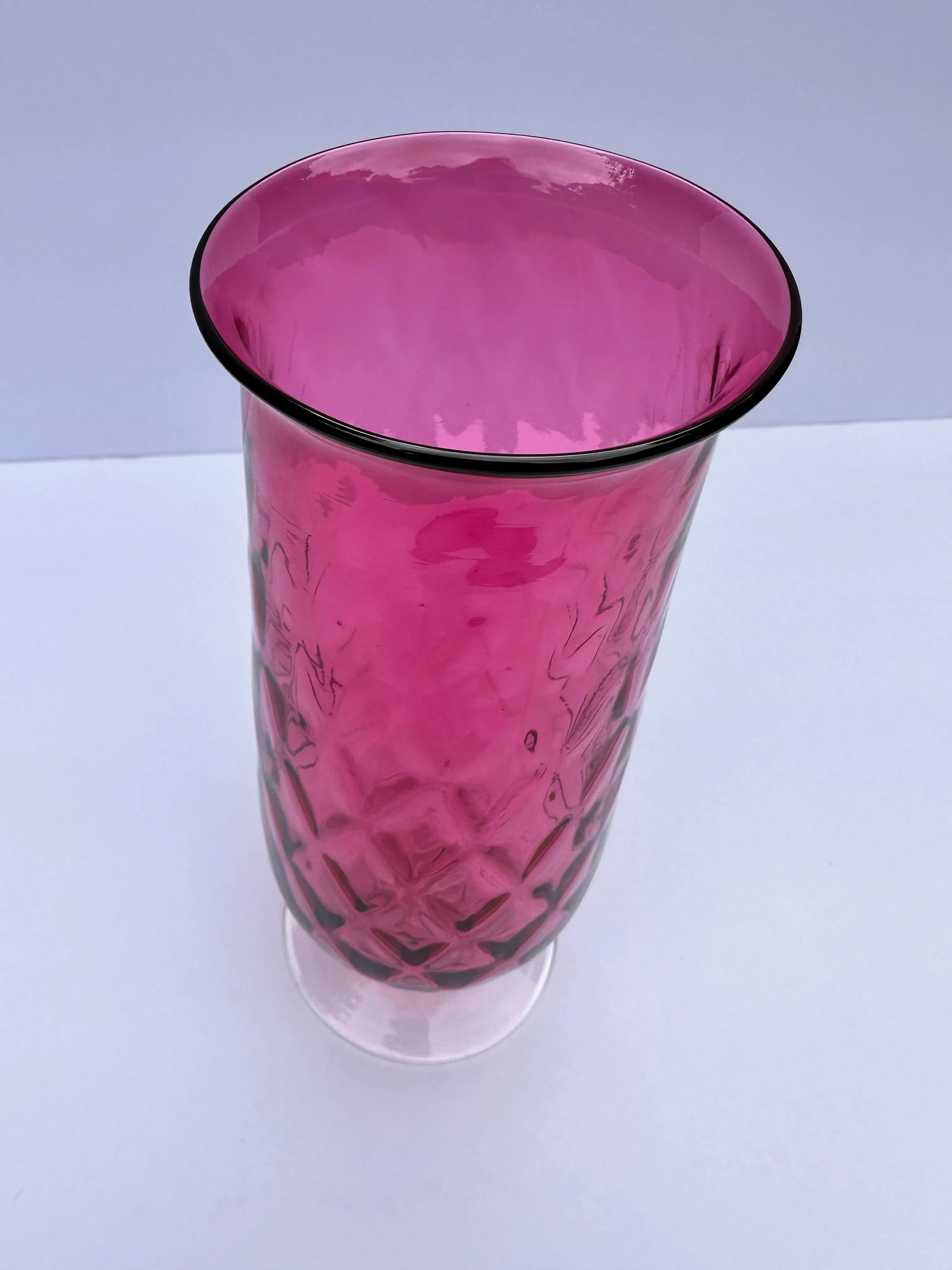 Mid 20th Century Spiral Optic Cranberry Twist Glass Vase - 5