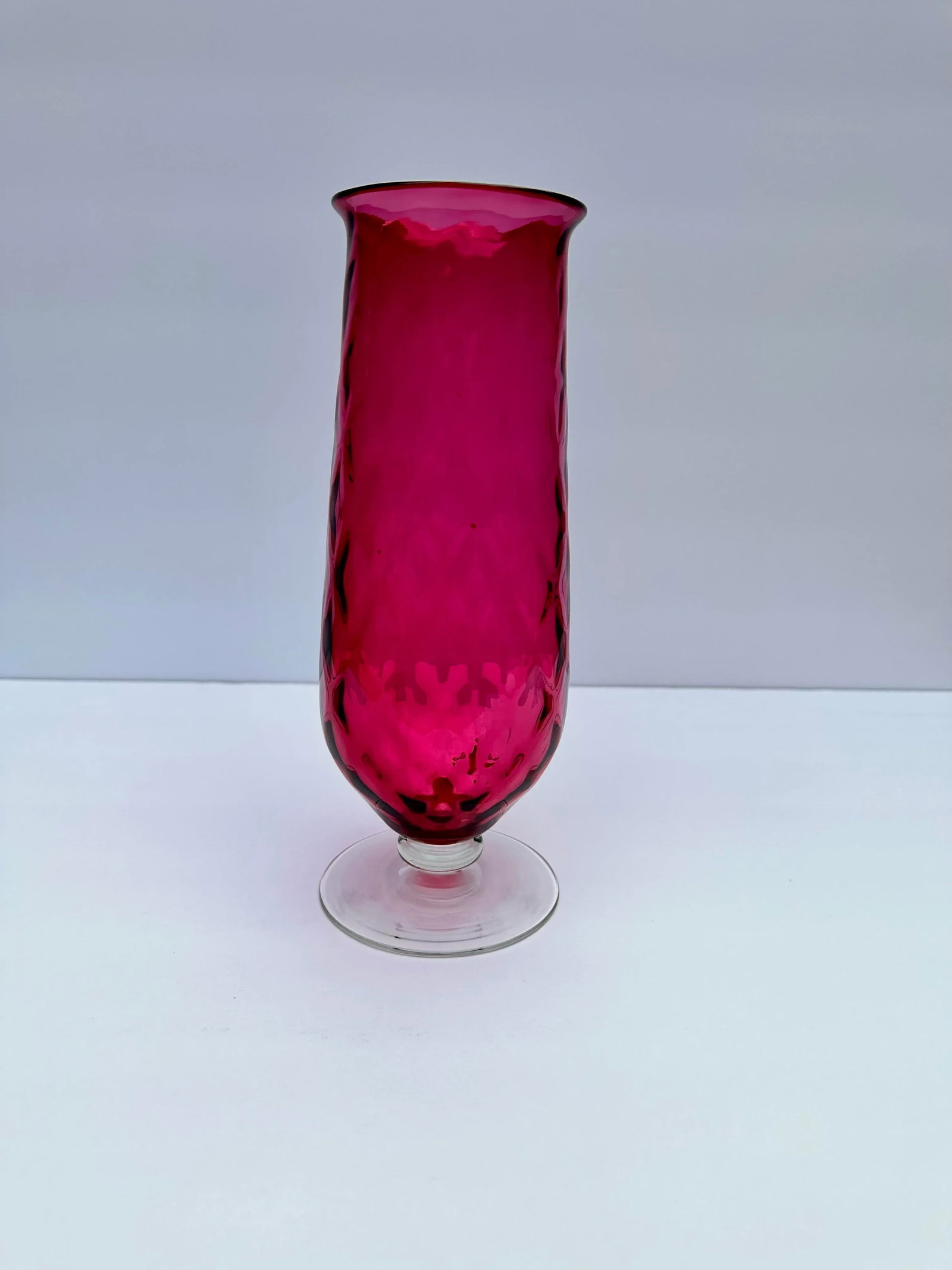Mid 20th Century Spiral Optic Cranberry Twist Glass Vase - 7