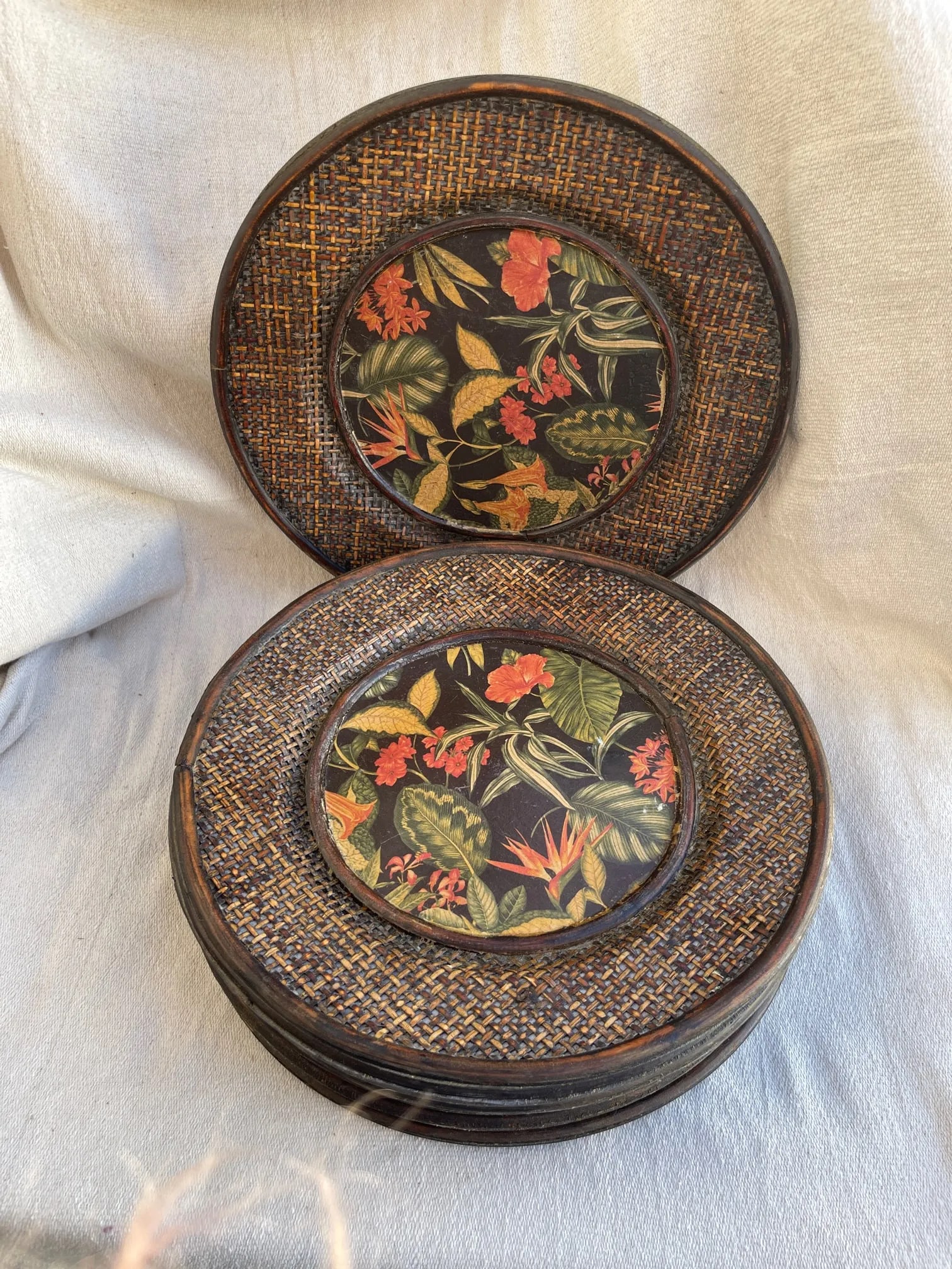 Set of 8 Woven Rattan & Tropical Print Plate Chargers - 2