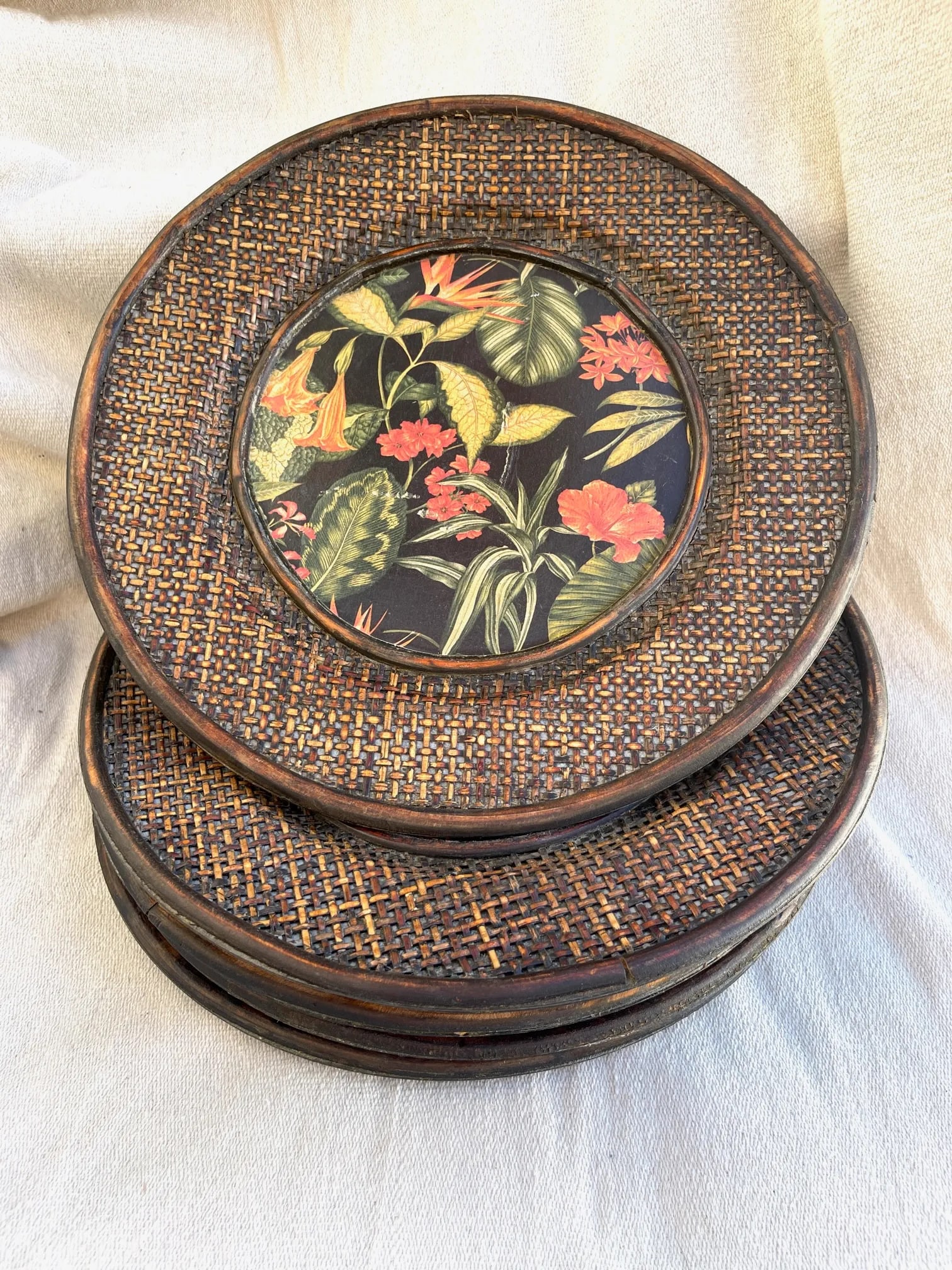 Set of 8 Woven Rattan & Tropical Print Plate Chargers - 3