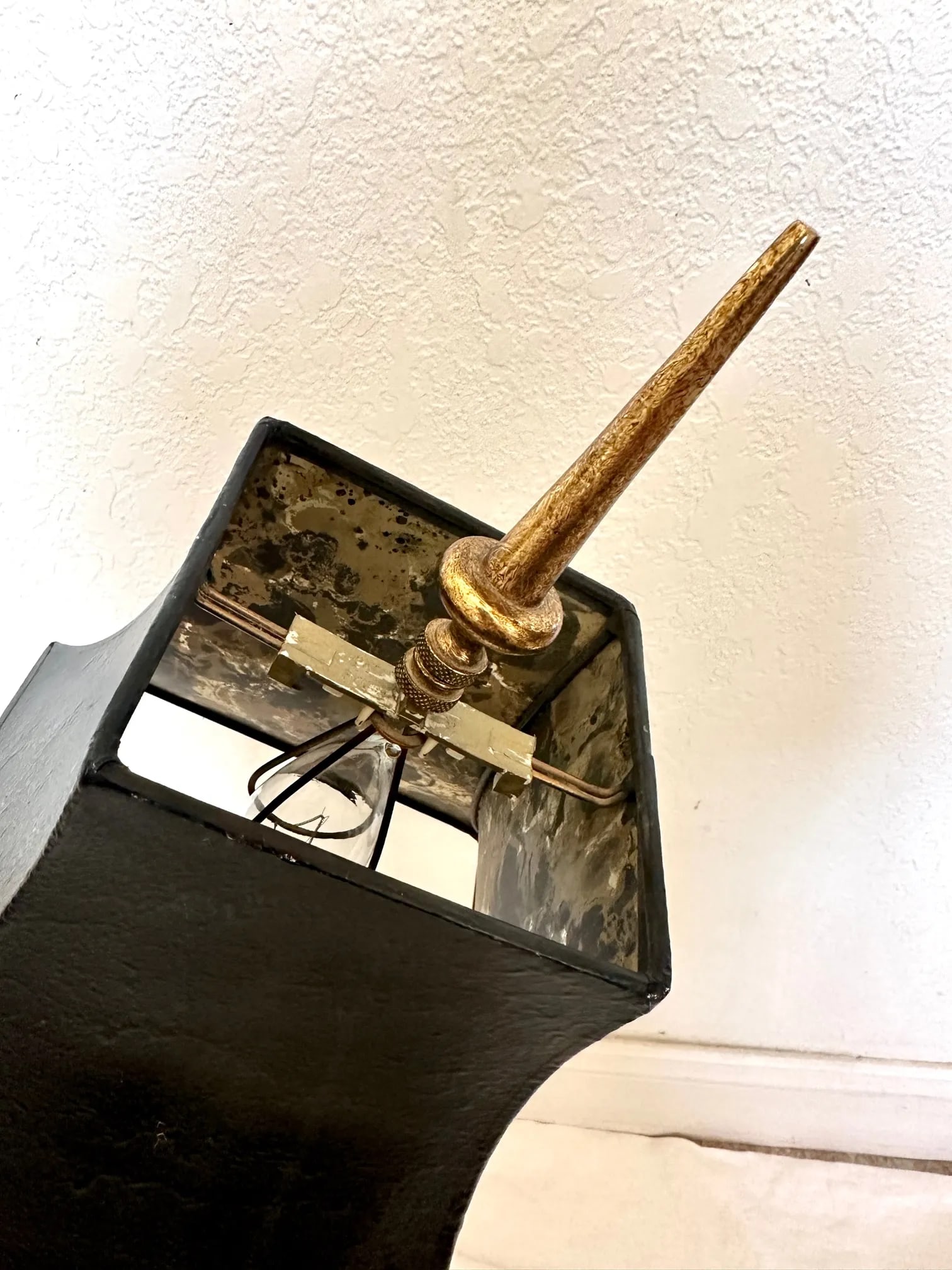 Vintage Hollywood Regency Gold Gilt Arrow Table Lamp - 4