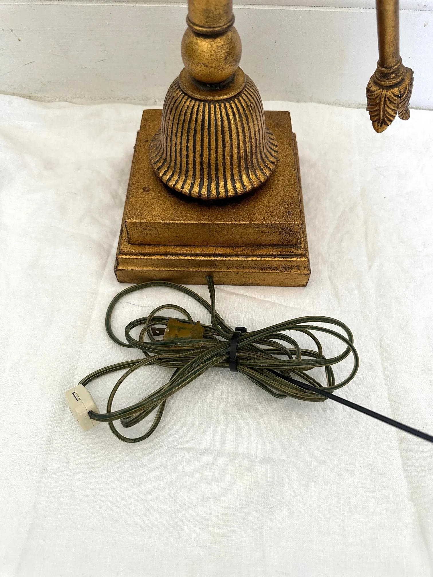 Vintage Hollywood Regency Gold Gilt Arrow Table Lamp - 7