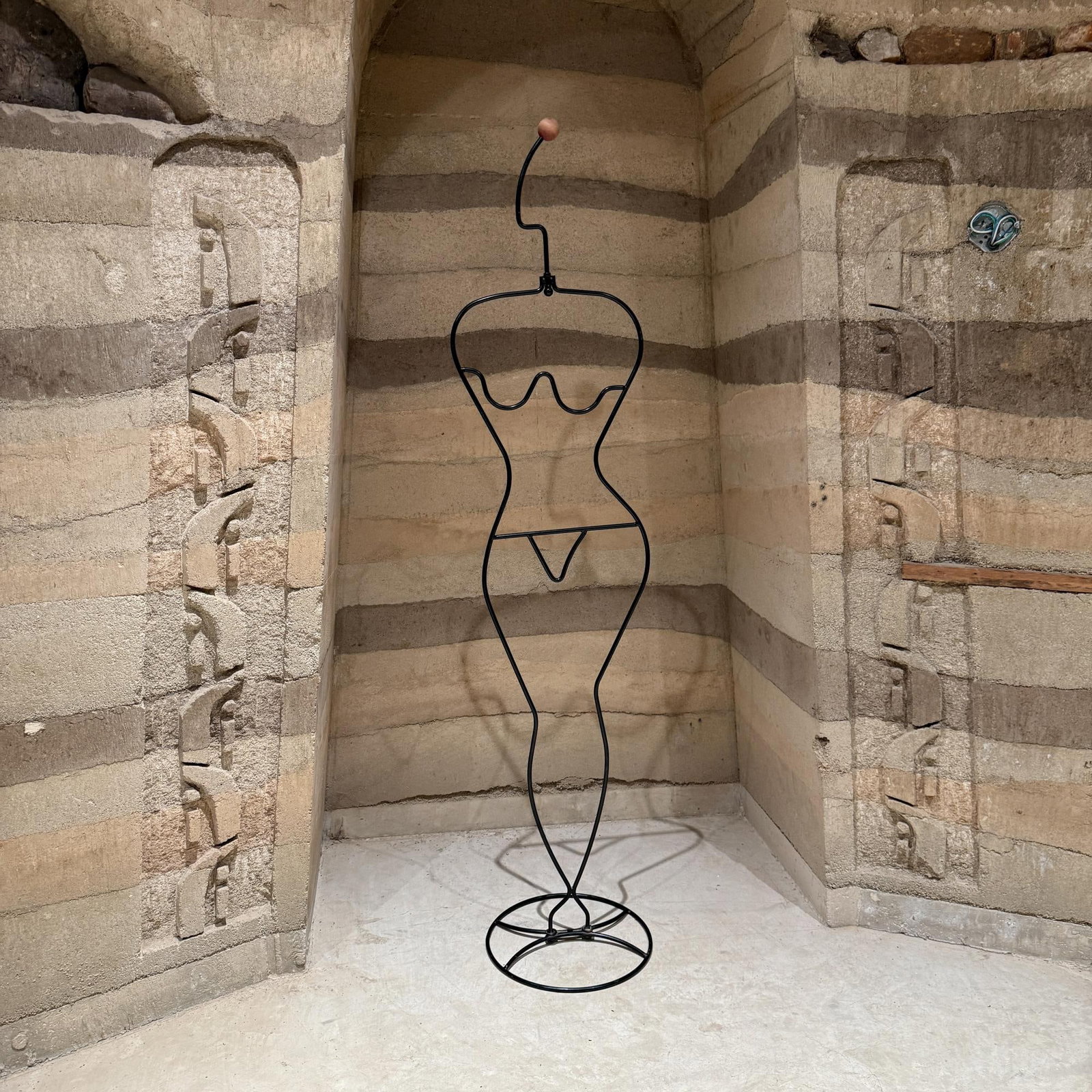 1980s Post-Modern Female Valet Tubular Metal Art Häpen Ehlén Johansson Ikea Sweden - 10