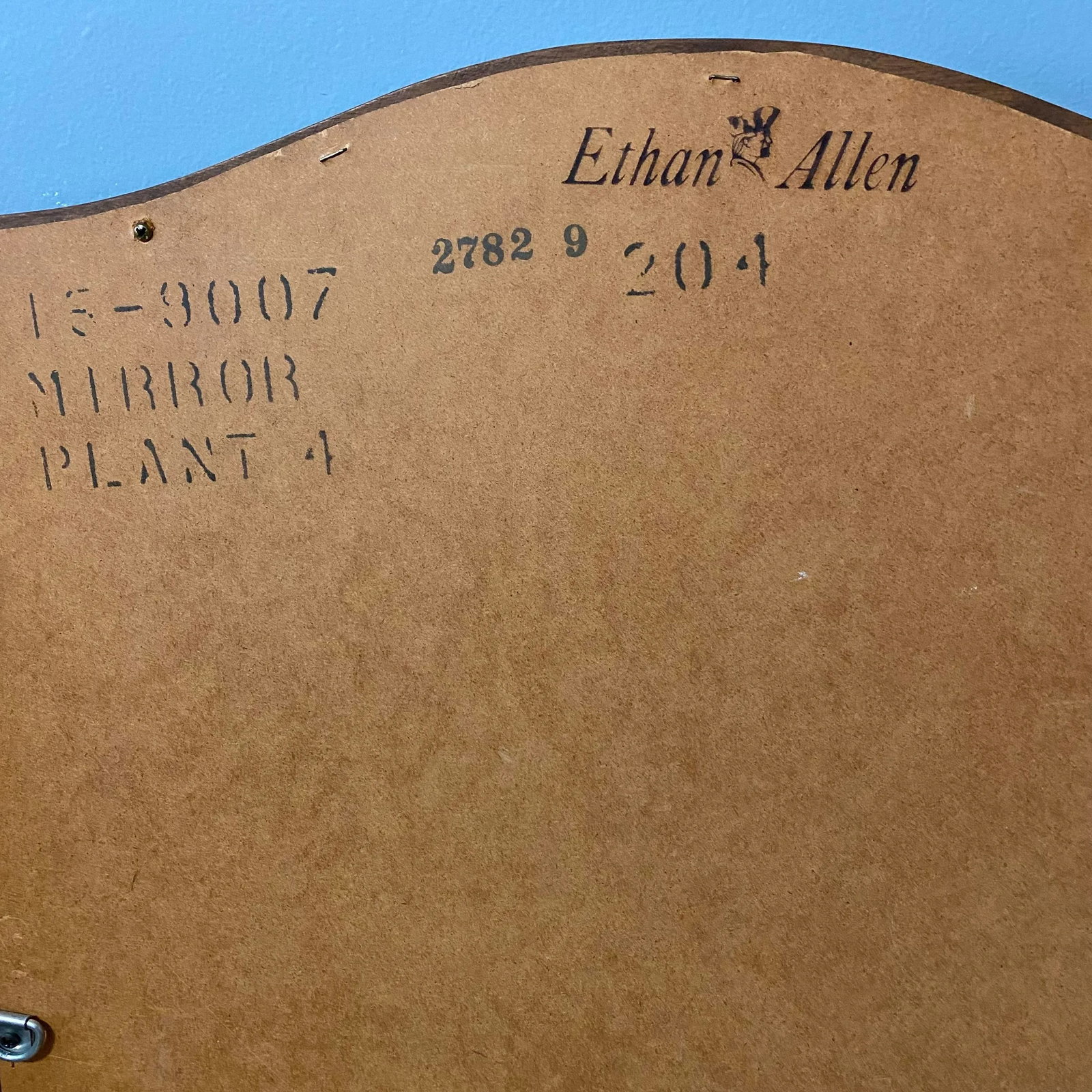 Vintage 1980s Ethan Allen Maple Classic Manor Wall or Dresser Mirror - 7