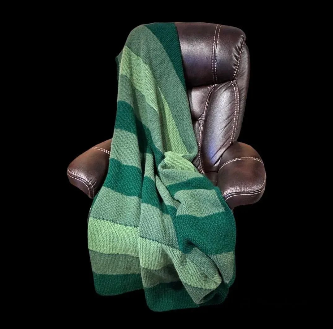 Vintage Mid-20th Century Green Hand Knit Wool Blend Throw - 2