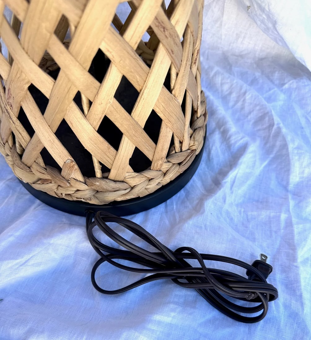 Coastal Raffia Lattice Table Lamp W/Shade - 9
