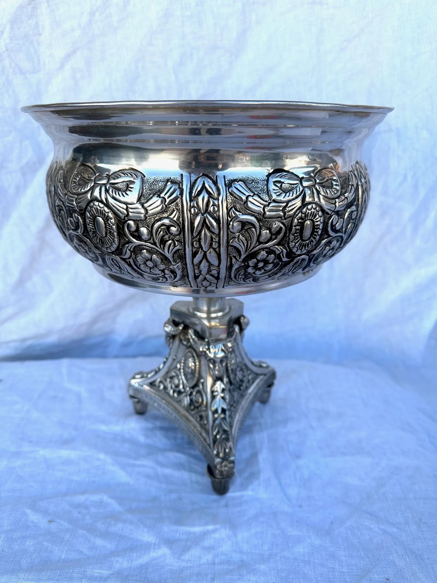 Decorative Silver Pedestal Bowl - 2