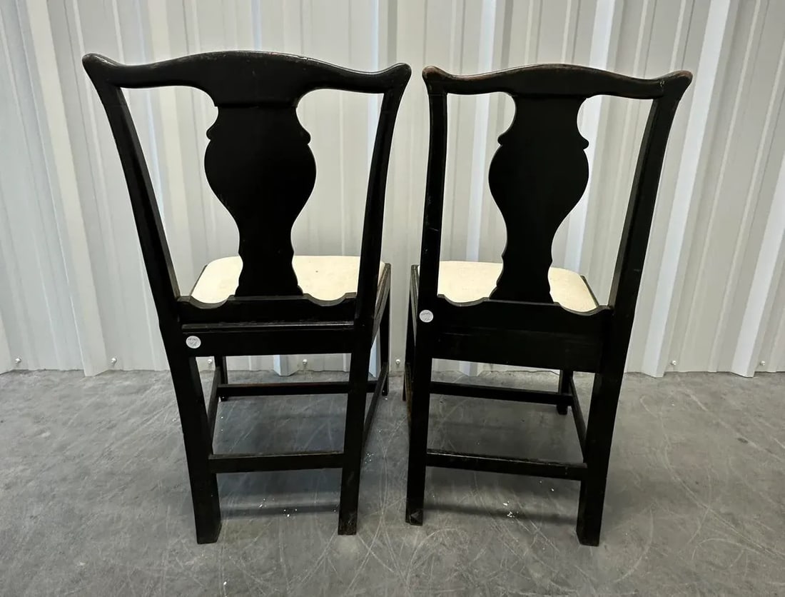 Late 18th Century Pair of Black Chinoiserie Hand Painted and Detailed Side Chairs - 4