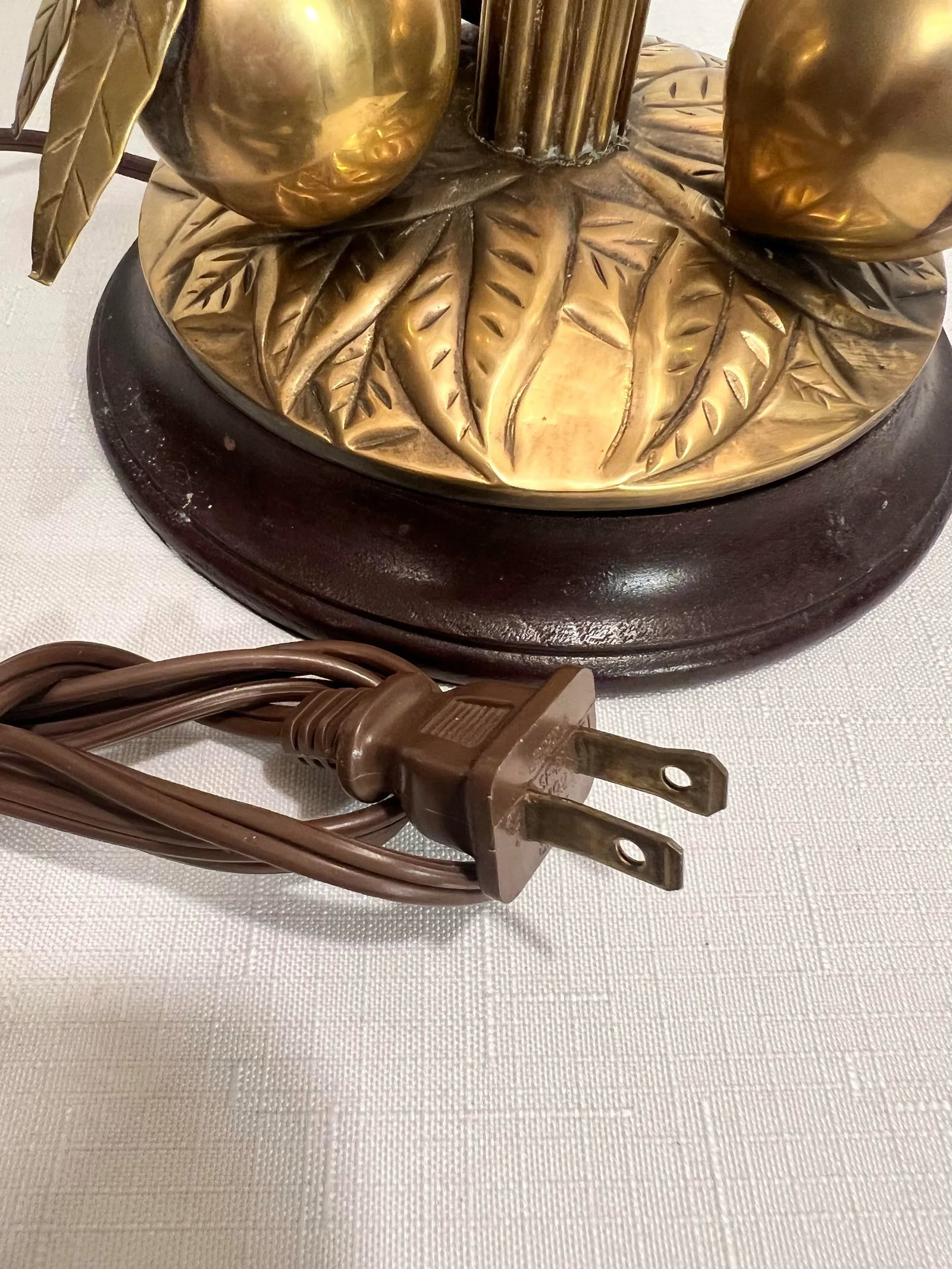 Vintage 1970s Hollywood Regency Brass "Golden Peaches" Lamp Attributed to Chapma - 11