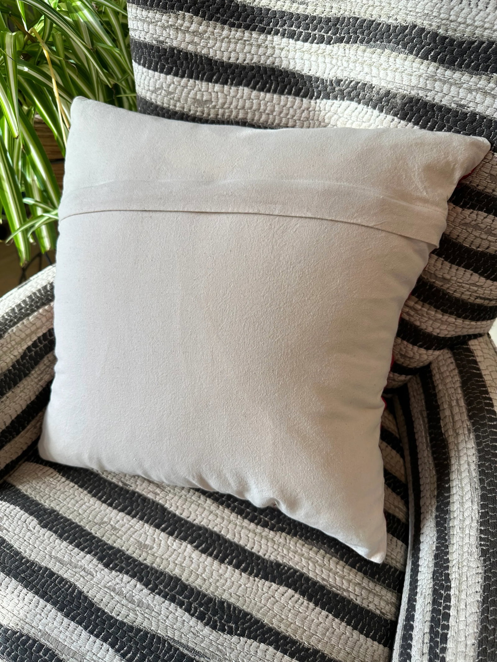 Late 20th Century Moroccan Red Silk Embroidered Pillow - 8