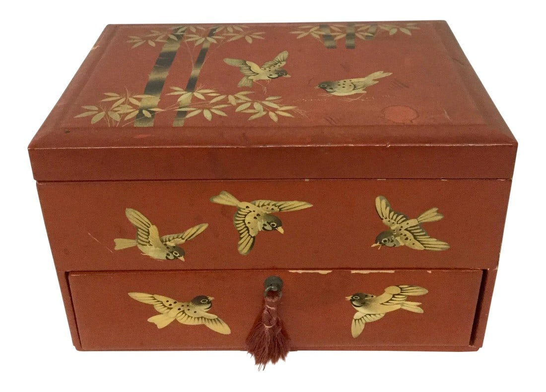 1930s Vintage Japanese Lacquerware Hand-Painted Jewelry Box: This one is a beauty. The painting is magnificent. The details superb. It has been around for decades and does have a few dings here and there but I think it still looks gorgeous. The top totally