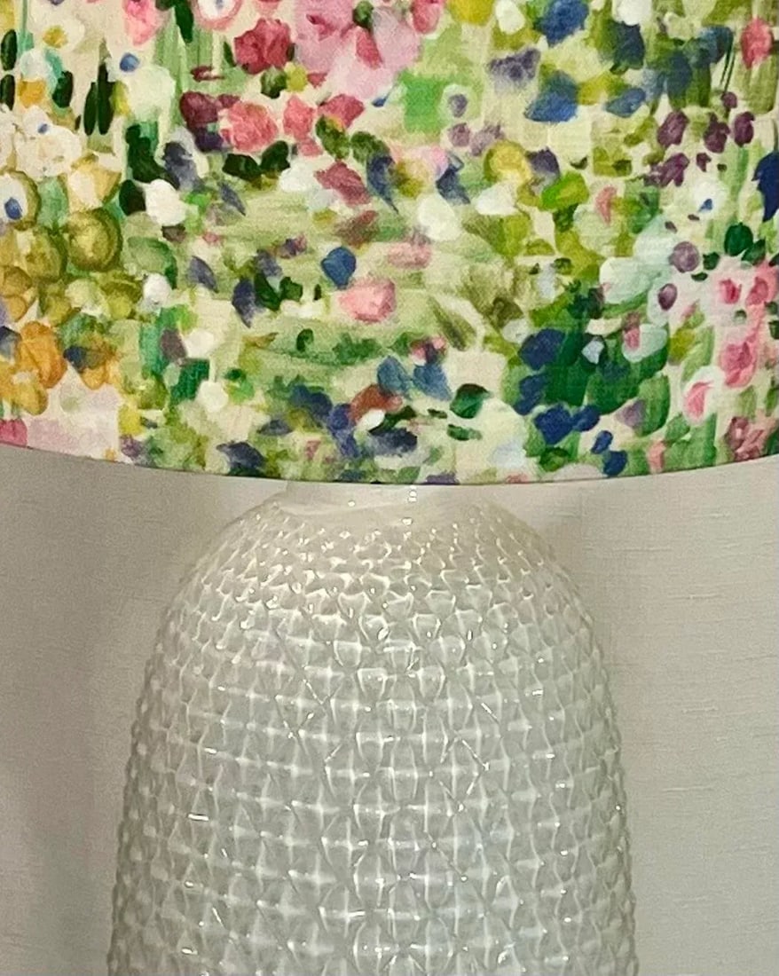 Surya White Hobnail Glass Style Reverse Painted White Table Lamp With Impressionist Style Floral Sha - 4