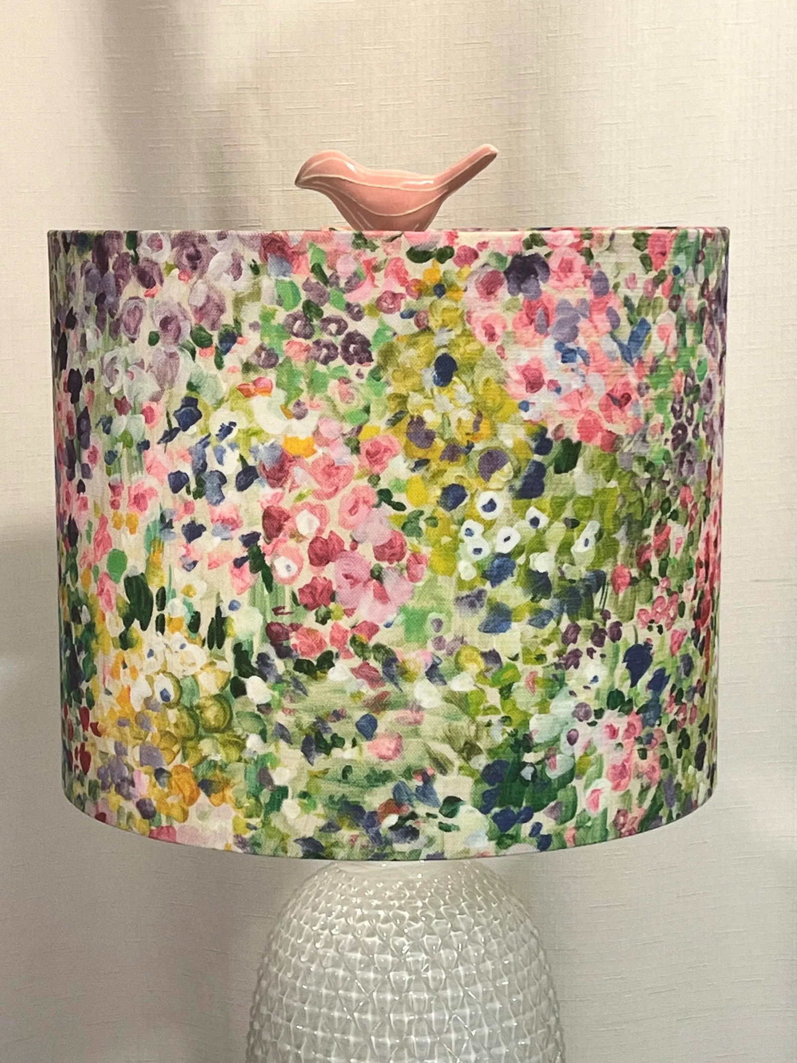 Surya White Hobnail Glass Style Reverse Painted White Table Lamp With Impressionist Style Floral Sha - 5