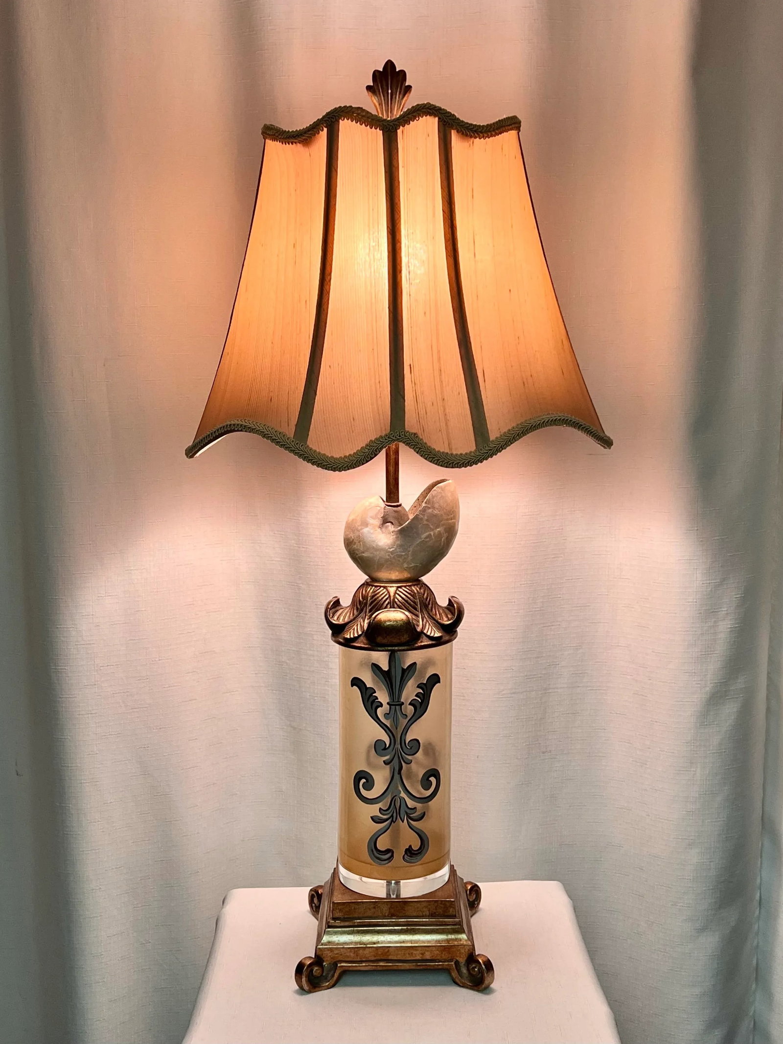 Vintage Palm Beach Regency Gilt Nautilus Seashell Column Table Lamp - 2