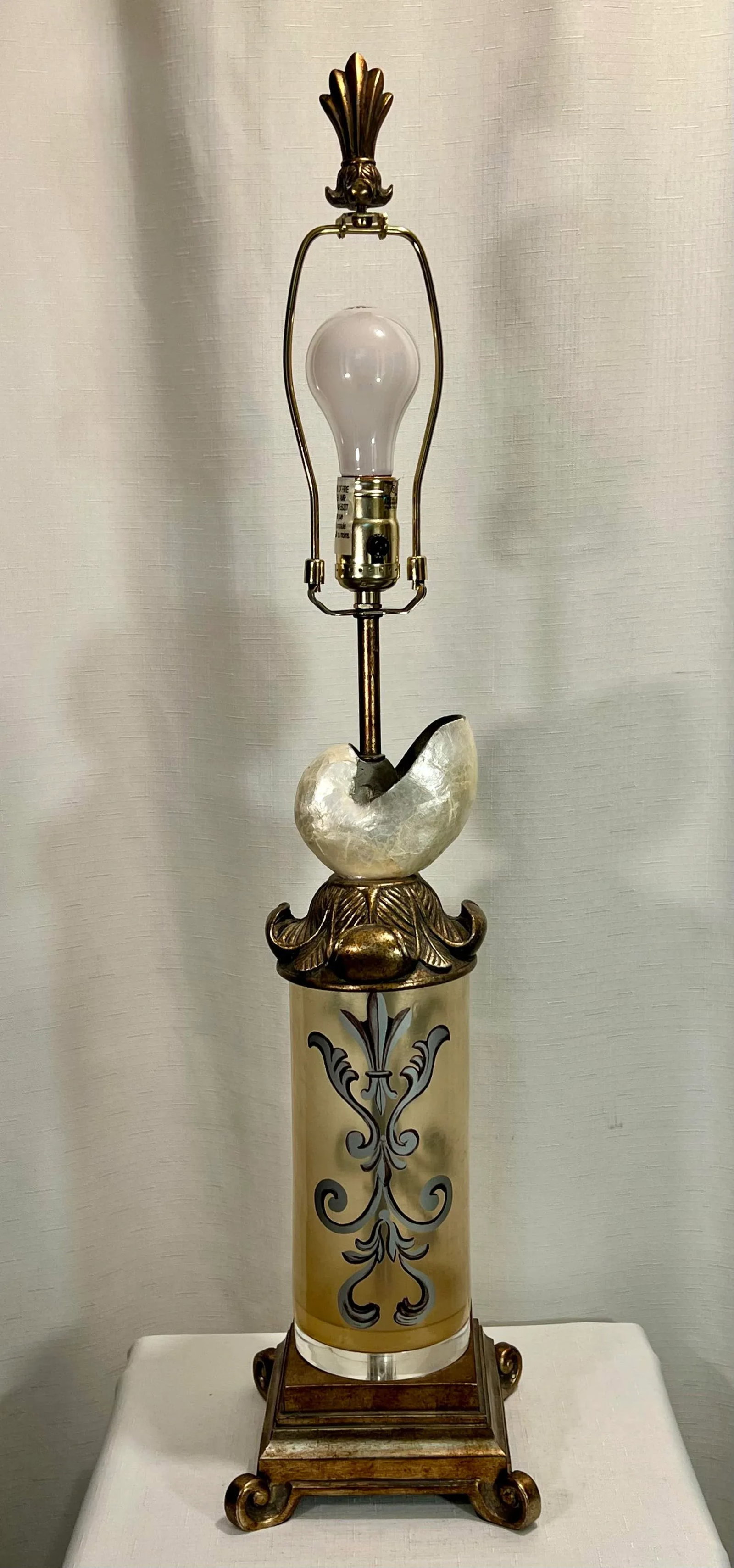 Vintage Palm Beach Regency Gilt Nautilus Seashell Column Table Lamp - 4