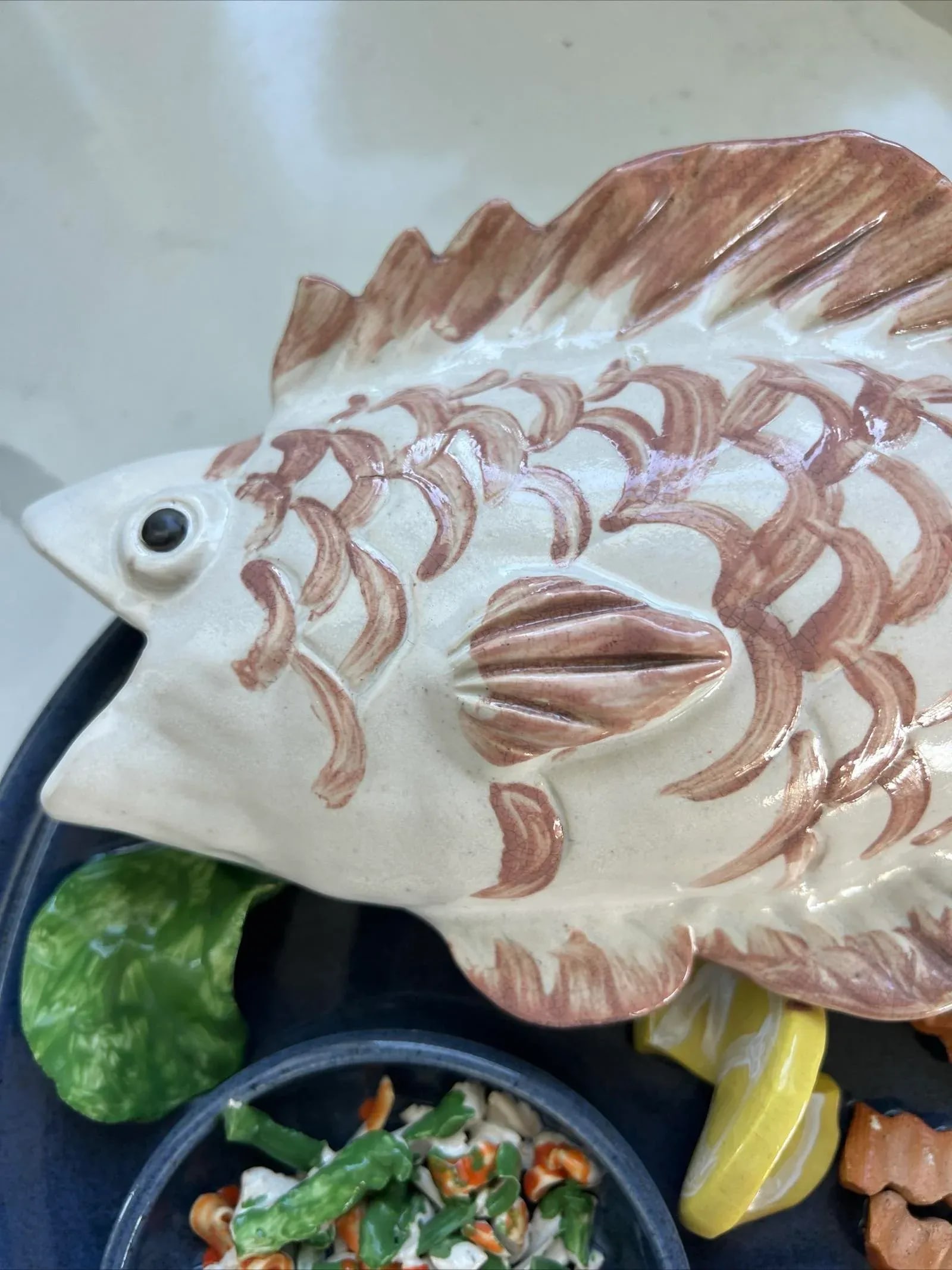 Palissy Majolica Style Wall Plate Fish Dinner Studio Pottery - 2