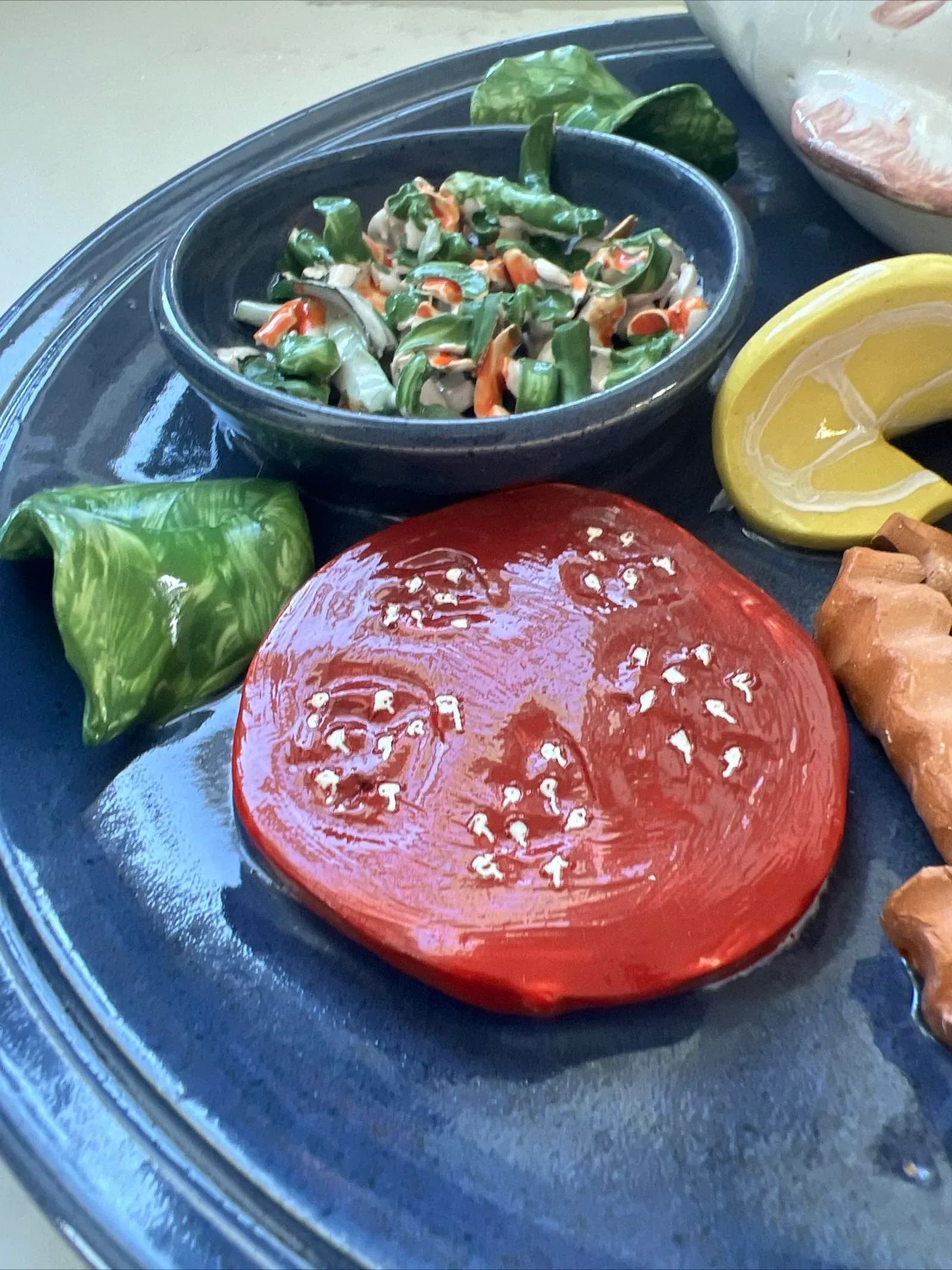 Palissy Majolica Style Wall Plate Fish Dinner Studio Pottery - 3