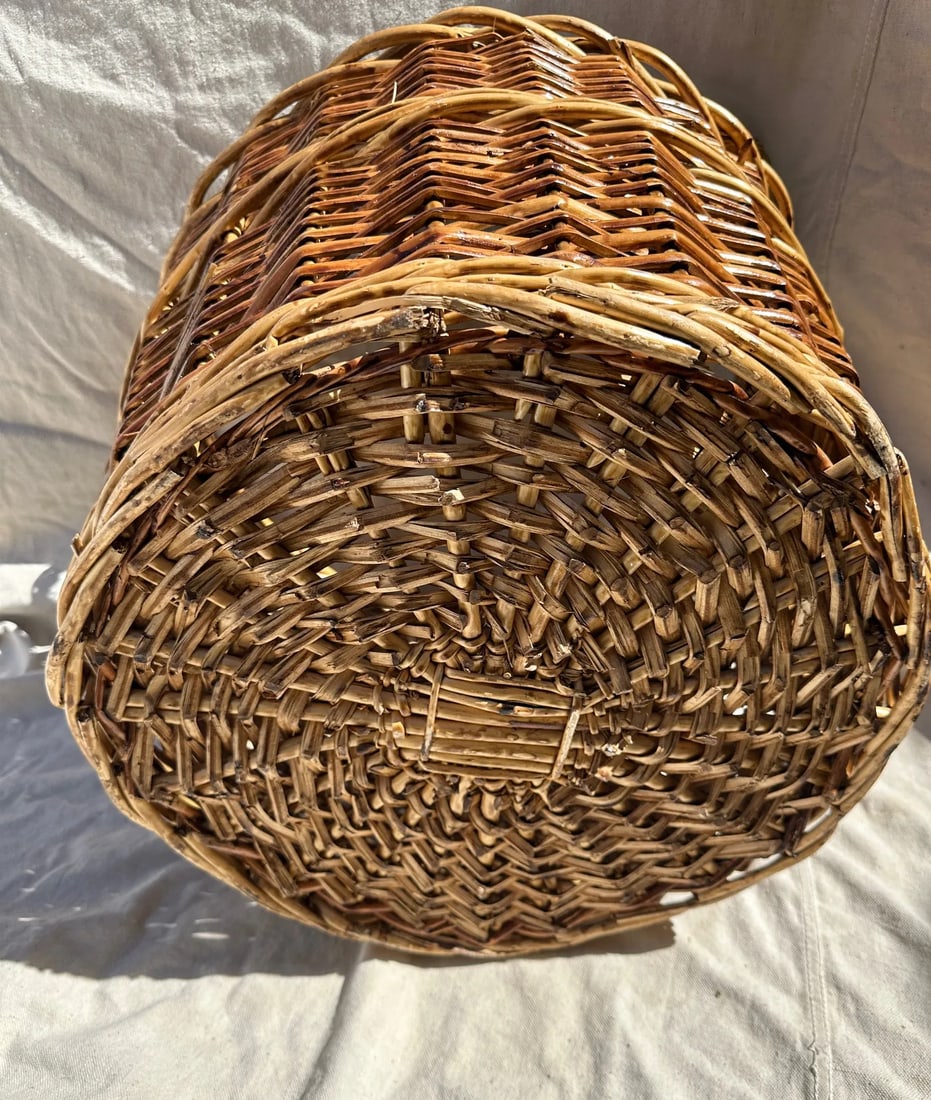 Rustic European Style Storage Basket - 3