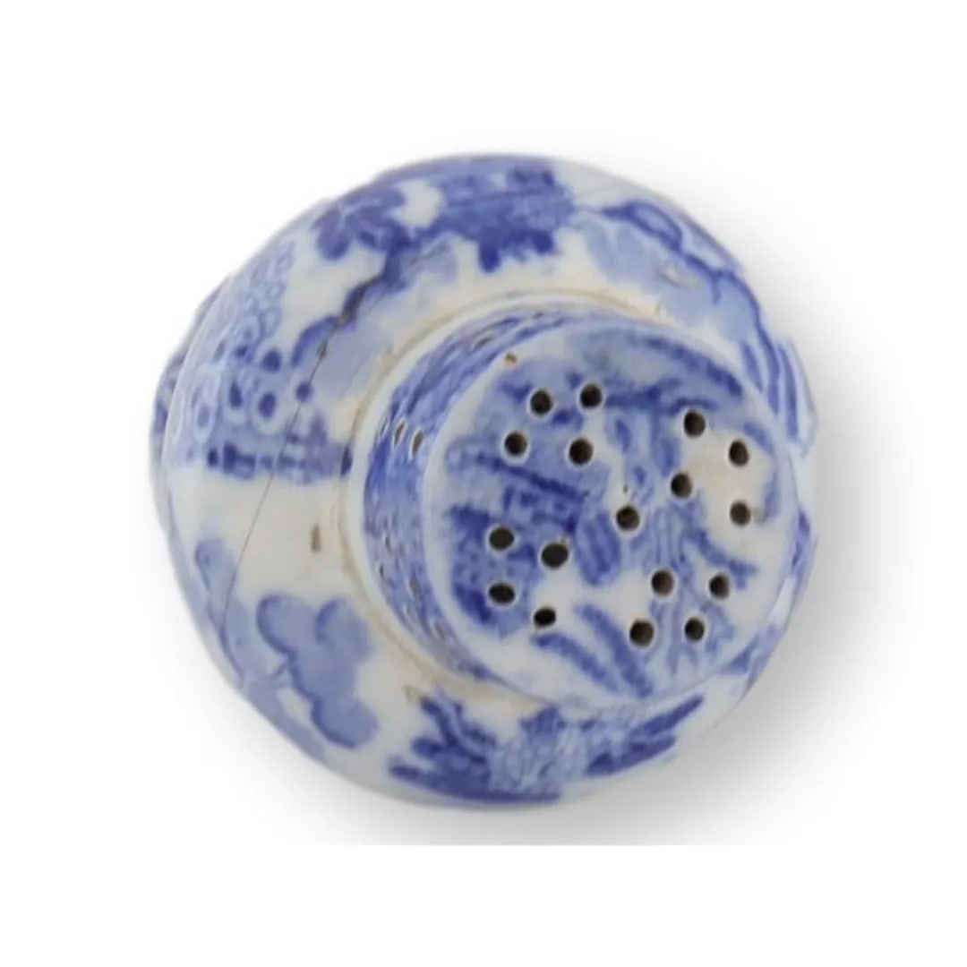 English Victorian Pearlware Willow Pepper Pot - 3